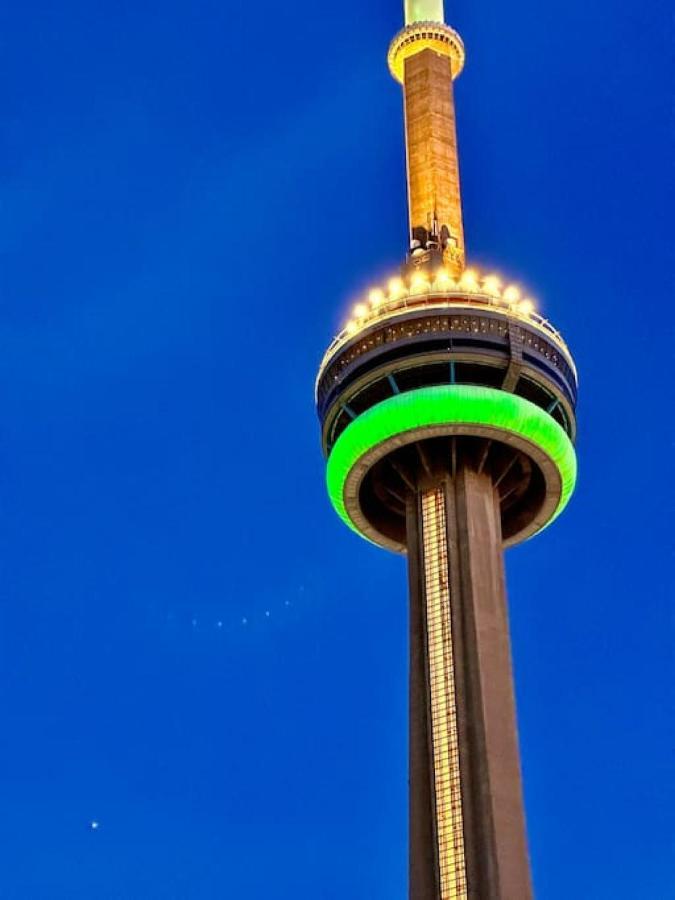 Luxury Cn Tower View King Bed Balcony Free Park Villa Toronto Exterior photo