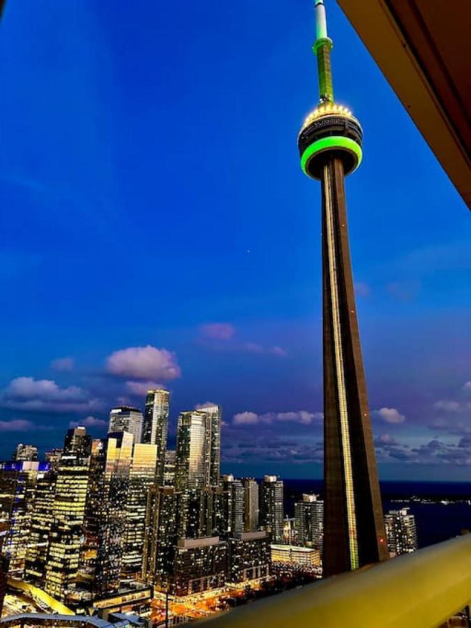 Luxury Cn Tower View King Bed Balcony Free Park Villa Toronto Exterior photo